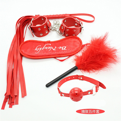 BDSM de cuero sexy BDSM de peluche Bondage BDSM esposas Bastón de la boca pinzas de pezones para parejas kits de retención