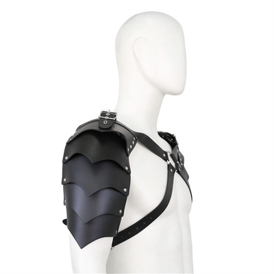 Último diseño genial BDSM bondage fetiche hombro de los hombres cinturón de cuero falso gay negro arnés de pecho