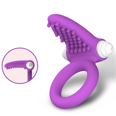 El anillo del pene vibra.