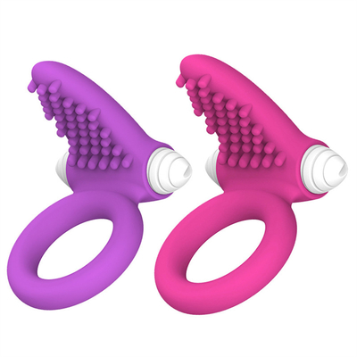 El anillo del pene vibra.